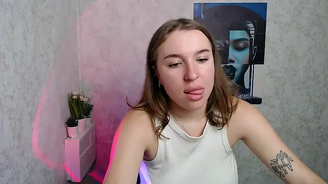 JuliaTopp  online show from 26, 10, 2025