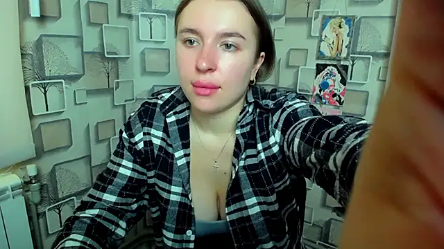 JuliaTopp  online show from 23, 9, 2025