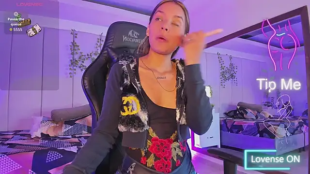 mia rousse25 online show from 26, 3, 2026