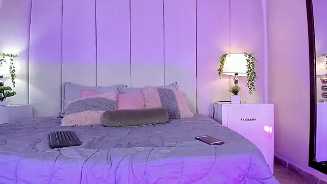 mia rousse25 online show from 24, 9, 2025