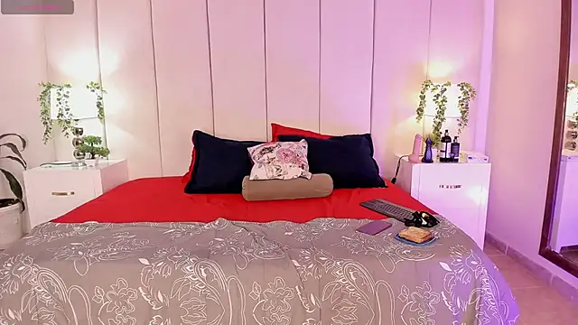 mia rousse25 online show from 23, 10, 2025