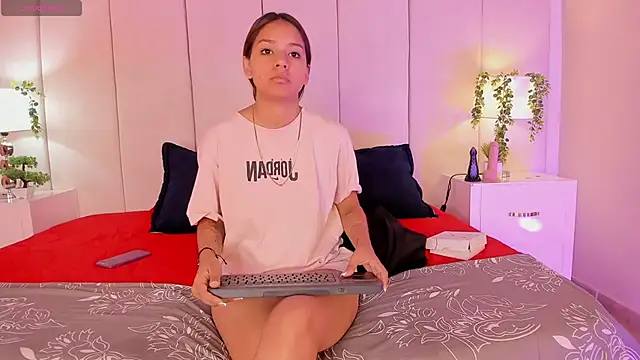 mia rousse25 online show from 22, 10, 2025