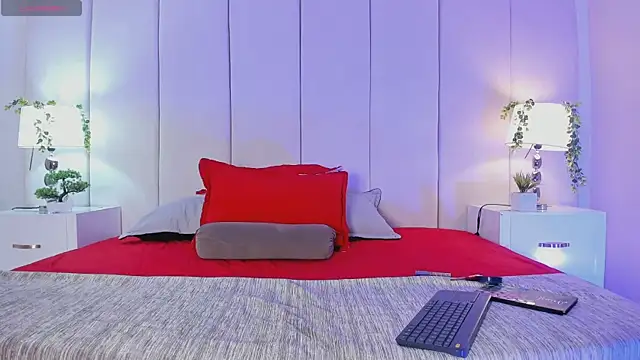 mia rousse25 online show from 9, 10, 2025