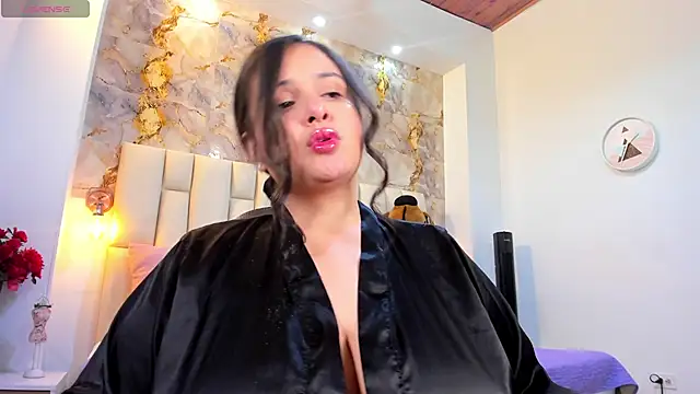 Snapshot of cloe_galee chatting on 6, 2, 2026 cloe galee online show from 6, 2, 2026