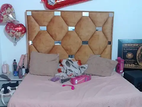 CATTALINAHOT online show from 8, 4, 2026