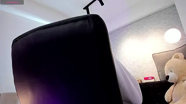 lily cash1 online show from 17, 2, 2026