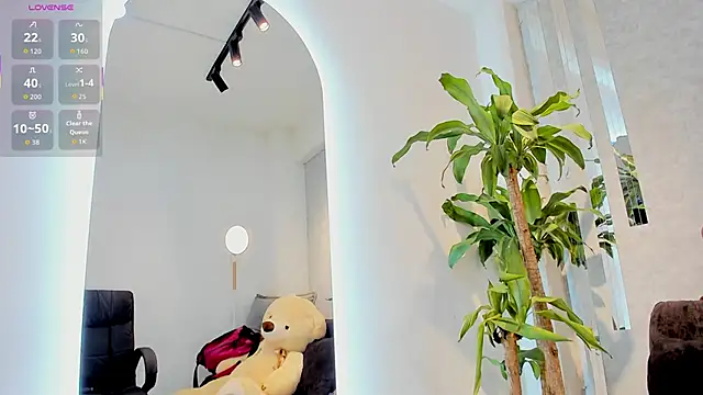 lily cash1 online show from 19, 3, 2026