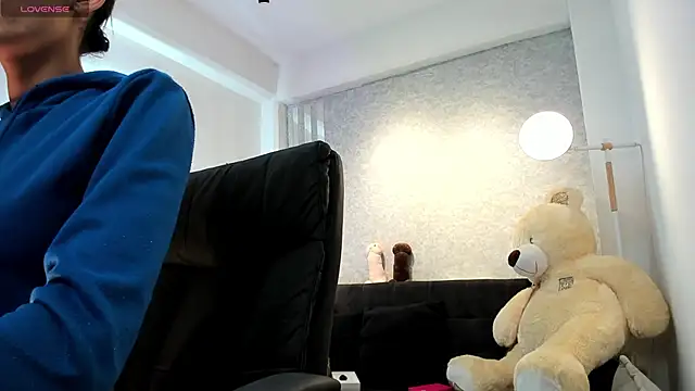 lily cash1 online show from 14, 2, 2026