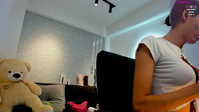 lily cash1 online show from 25, 3, 2026