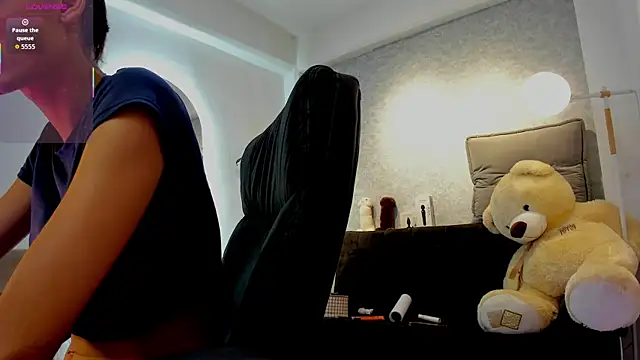 lily cash1 online show from 12, 3, 2026