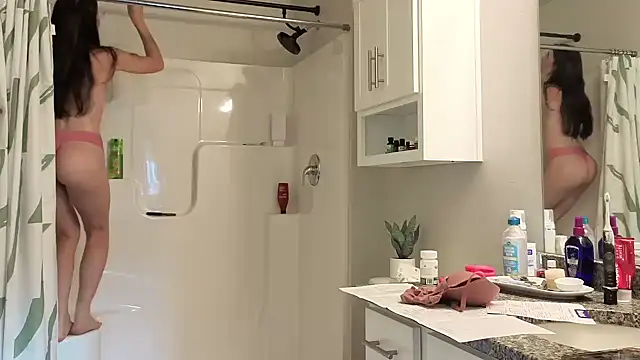 Snapshot of bambifarrina chatting on 19, 9, 2025 bambifarrina online show from 19, 9, 2025