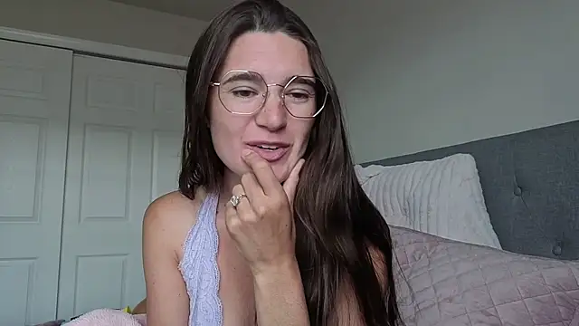 Snapshot of bambifarrina chatting on 16, 6, 2026 bambifarrina online show from 16, 6, 2026