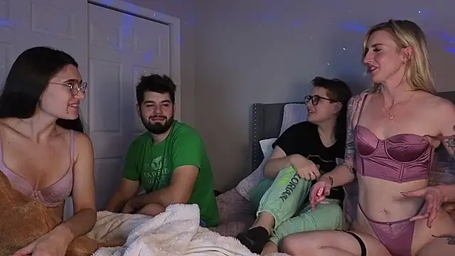 Snapshot of bambifarrina chatting on 23, 11, 2025 bambifarrina online show from 23, 11, 2025