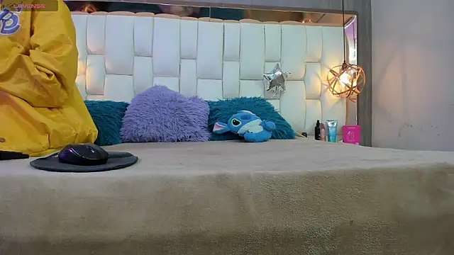 Foxxy Doll online show from 28, 3, 2026