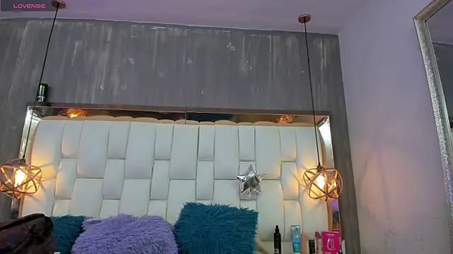 Foxxy Doll online show from 1, 4, 2026