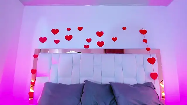 ZoeBarnett online show from 13, 3, 2026