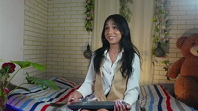 ashley winhouse online show from 6, 10, 2025