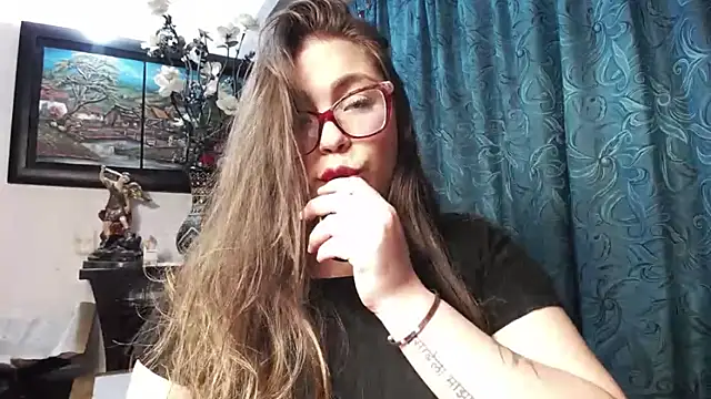 Laia  hadid online show from 24, 9, 2025