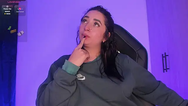 scarlett Collinss online show from 3, 5, 2026
