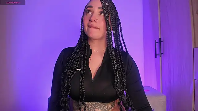 scarlett Collinss online show from 3, 6, 2026