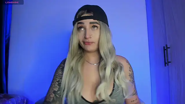 scarlett Collinss online show from 6, 10, 2025