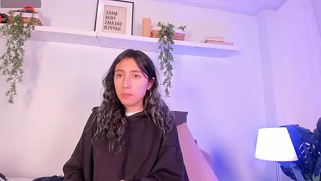 Snapshot of Vampgyal chatting on 18, 11, 2025 Vampgyal online show from 18, 11, 2025