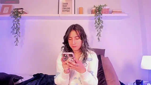 Snapshot of Vampgyal chatting on 28, 10, 2025 Vampgyal online show from 28, 10, 2025