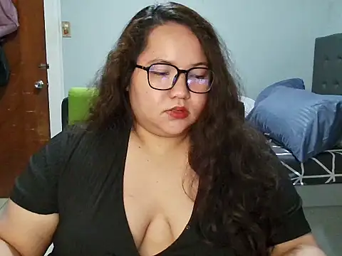 Snapshot of LianaCruzado chatting on 26, 10, 2025 LianaCruzado online show from 26, 10, 2025