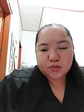 LianaCruzado online show from 12, 4, 2026