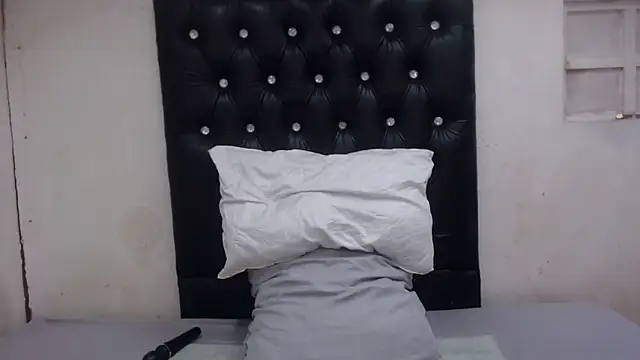 GlowGoddessxx online show from 4, 3, 2026