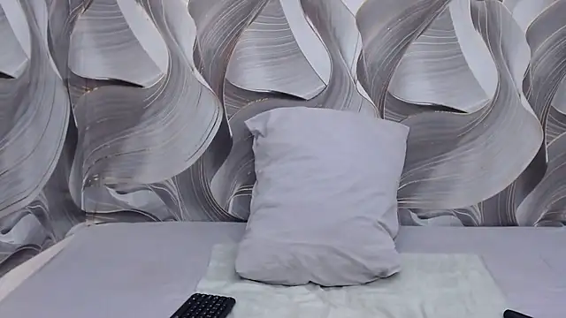 Snapshot of GlowGoddessxx chatting on 2, 5, 2026 GlowGoddessxx online show from 2, 5, 2026