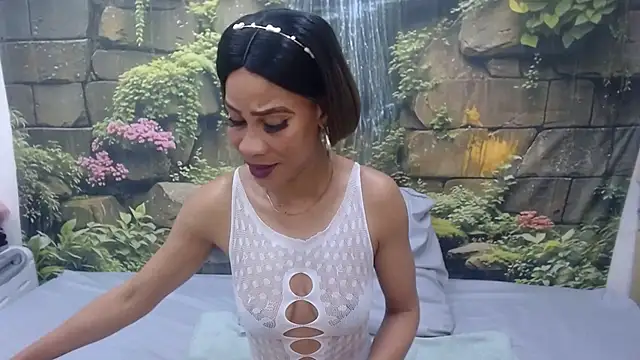 Snapshot of GlowGoddessxx chatting on 10, 6, 2026 GlowGoddessxx online show from 10, 6, 2026