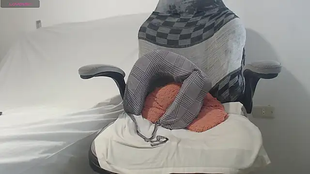 mia duvall online show from 10, 4, 2026