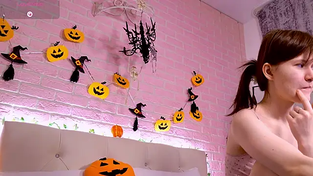 Snapshot of Aria_Vox chatting on 19, 10, 2025 Aria Vox online show from 19, 10, 2025