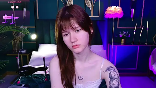 Snapshot of Aria_Vox chatting on 22, 11, 2025 Aria Vox online show from 22, 11, 2025