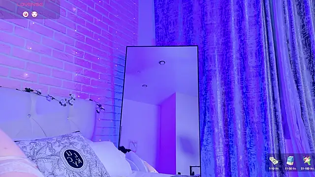 Snapshot of Aria_Vox chatting on 11, 10, 2025 Aria Vox online show from 11, 10, 2025