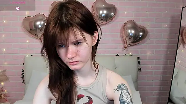 Snapshot of Aria_Vox chatting on 8, 11, 2025 Aria Vox online show from 8, 11, 2025