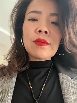 anna yngs online show from 6, 10, 2025