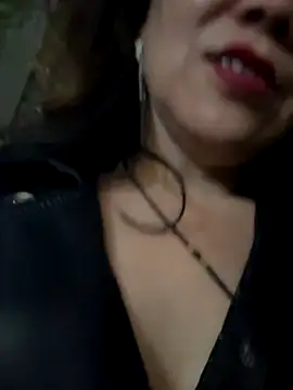 anna yngs online show from 7, 11, 2025