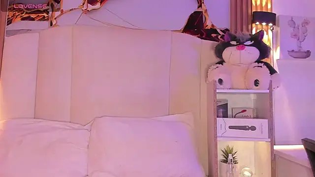 AgathaAtenea online show from 3, 10, 2025