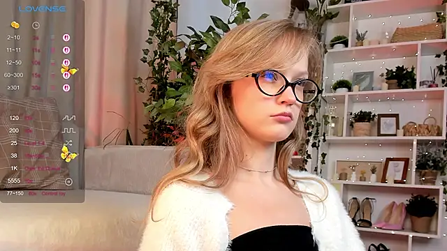 Kara smalltits online show from 29, 9, 2025