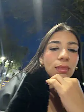 -juicy  online show from 9, 3, 2026
