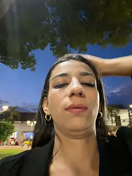 Snapshot of -juicy_ chatting on 8, 7, 2026 -juicy online show from 8, 7, 2026