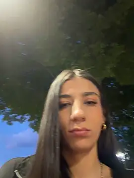 -juicy  online show from 10, 6, 2026