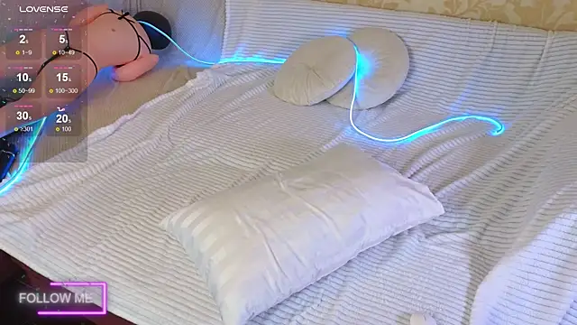 Angell Wild online show from 25, 10, 2025