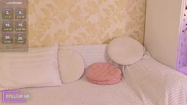 Angell Wild online show from 4, 11, 2025