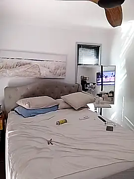 iamthepublickmasterbater online show from 7, 10, 2025