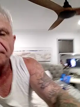 iamthepublickmasterbater online show from 14, 9, 2025