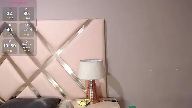 Snapshot of VioletLux chatting on 28, 10, 2025 VioletLux online show from 28, 10, 2025