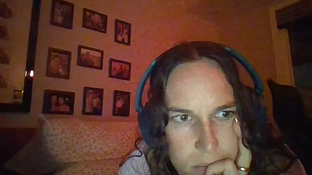 forbiddenbabygirl online show from 4, 11, 2025